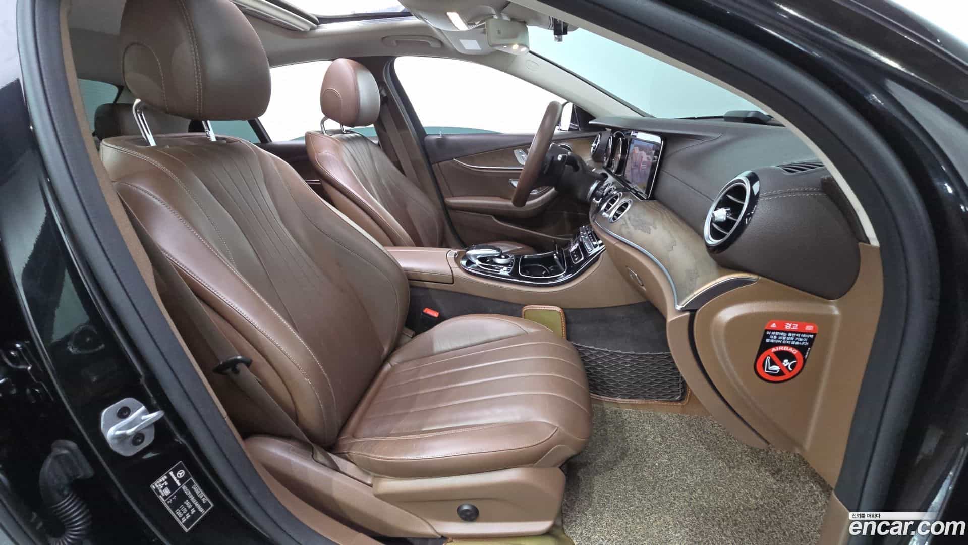 E-Class Mercedes-Benz 2019.10-OPTION-015