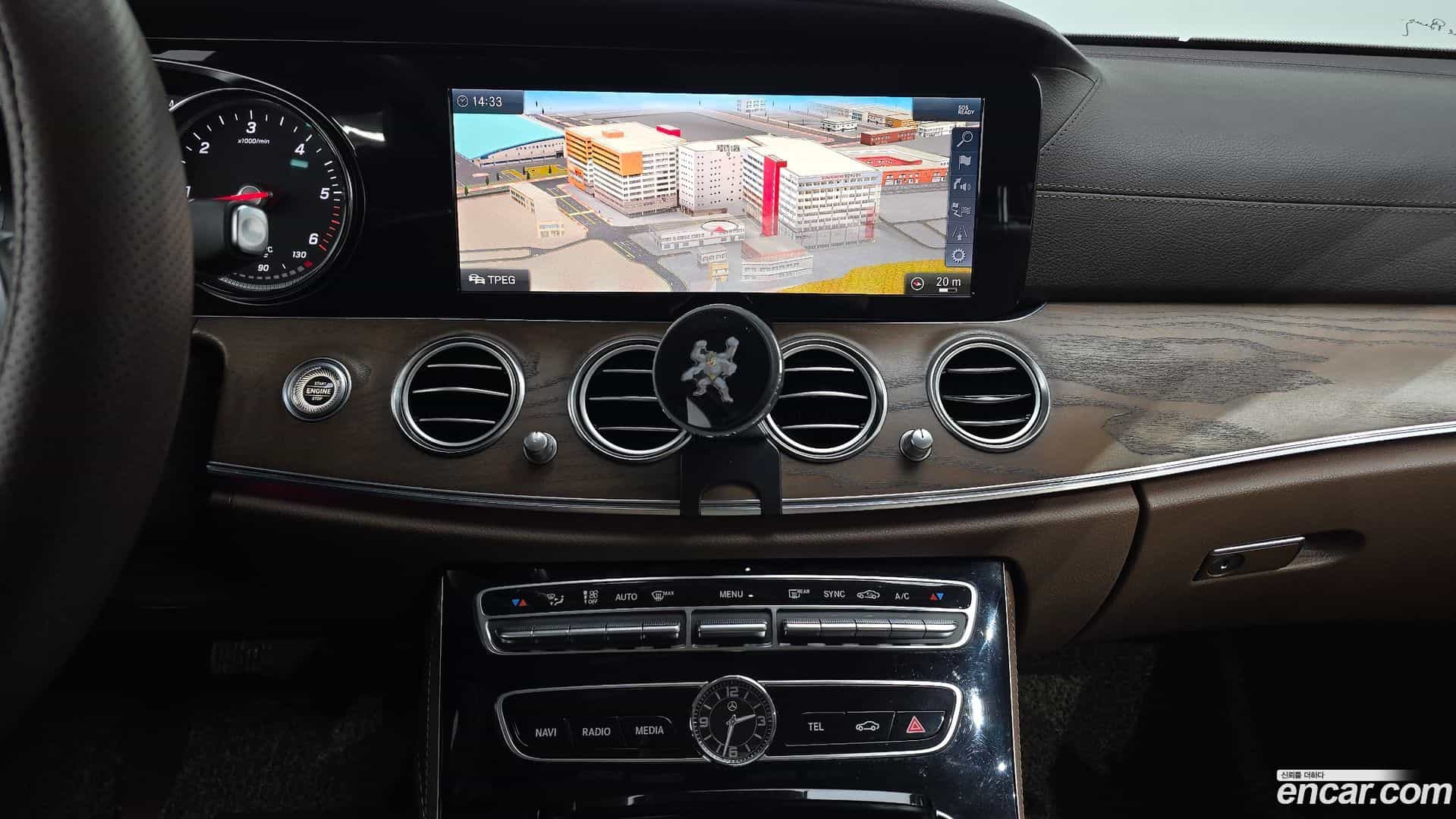 E-Class Mercedes-Benz 2019.10-OPTION-018