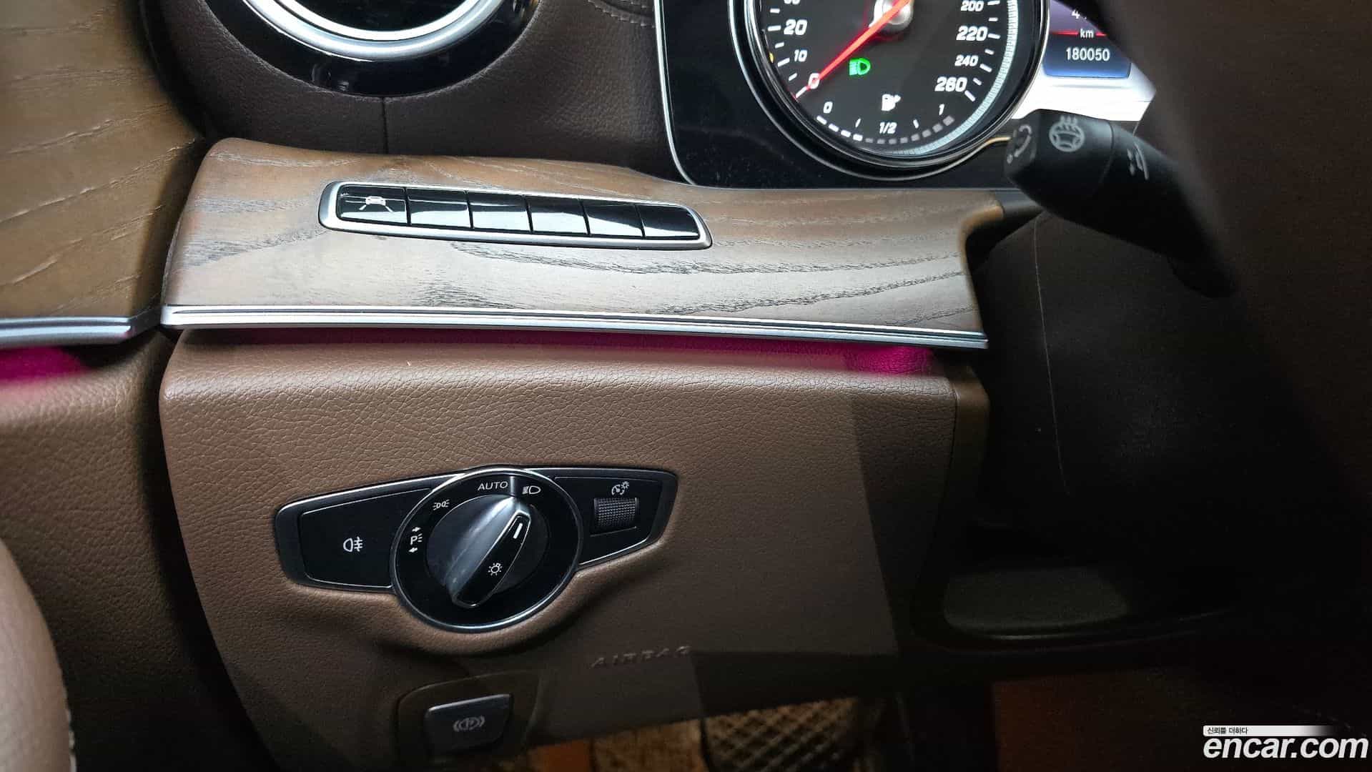 E-Class Mercedes-Benz 2019.10-OPTION-020