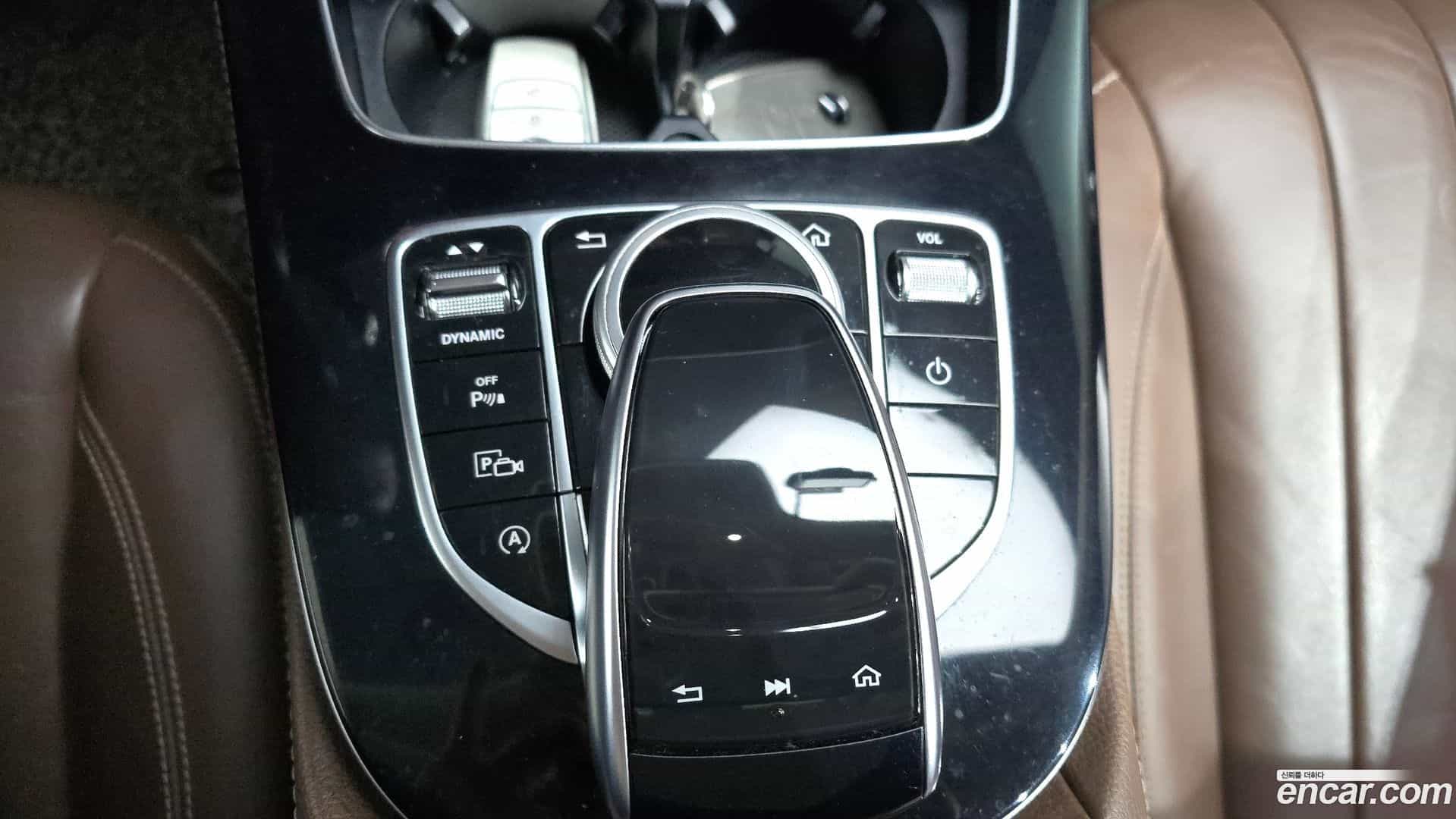 E-Class Mercedes-Benz 2019.10-OPTION-021