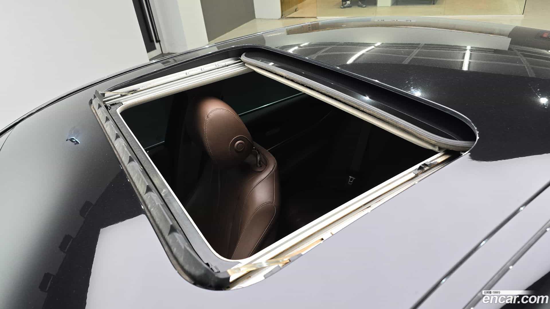 E-Class Mercedes-Benz 2019.10-OPTION-023
