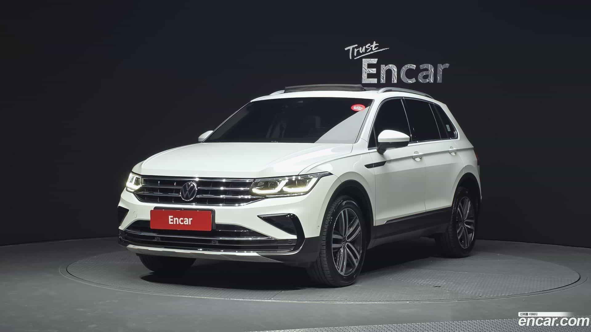 Tiguan Volkswagen 2021.8-OUTER-001