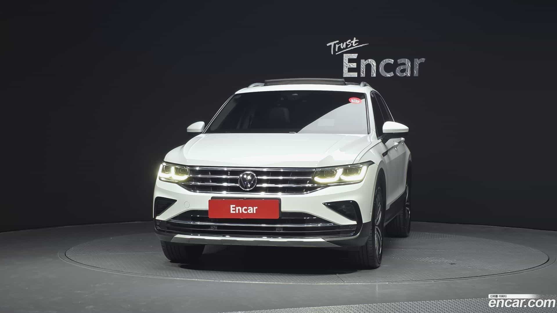 Tiguan Volkswagen 2021.8-OUTER-003
