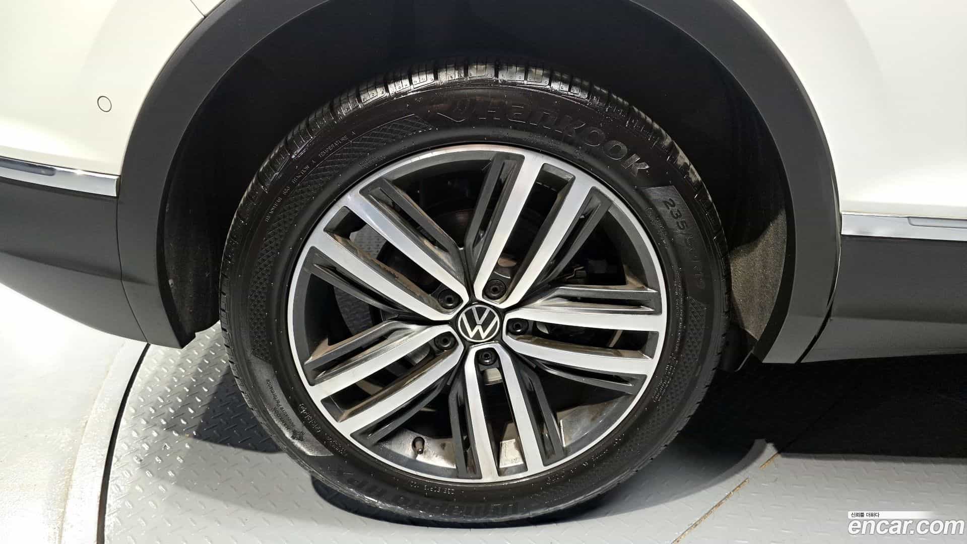 Tiguan Volkswagen 2021.8-OUTER-005