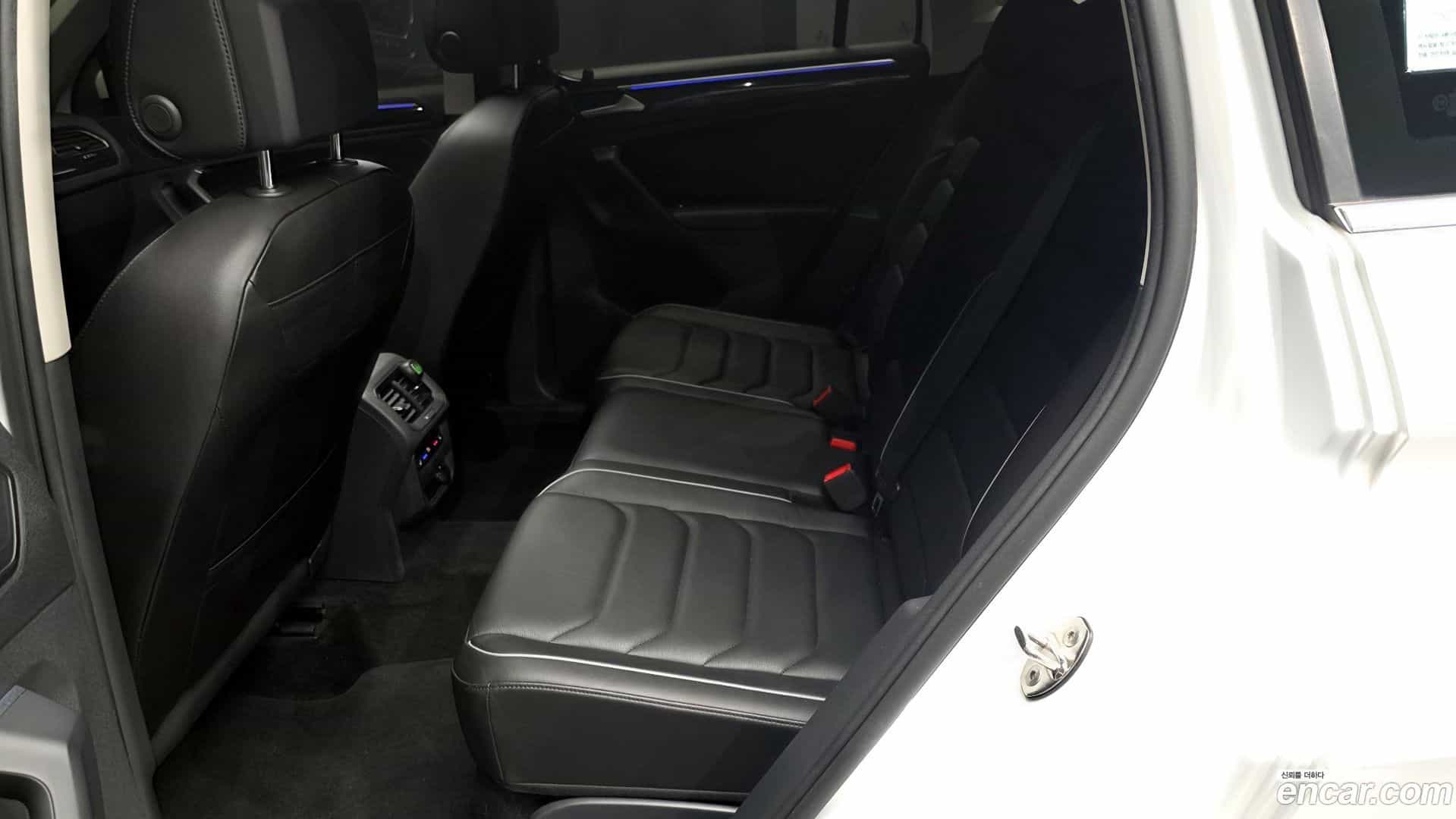 Tiguan Volkswagen 2021.8-OPTION-016