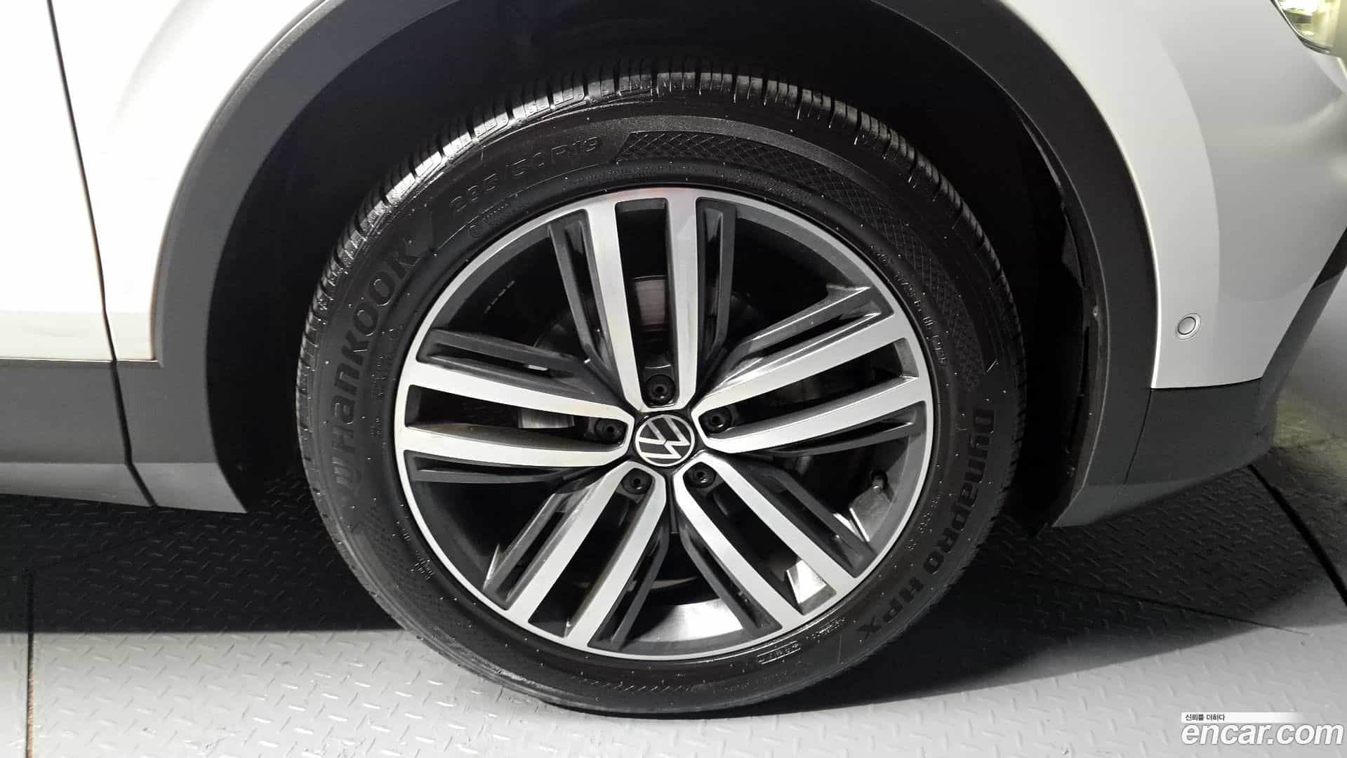 Tiguan Volkswagen 2021.8-OUTER-031