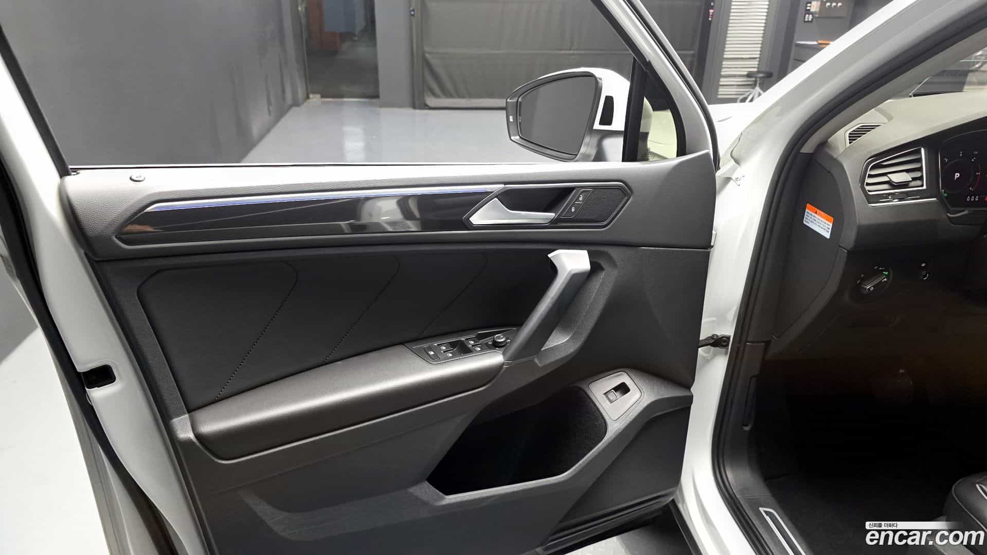 Tiguan Volkswagen 2021.8-INNER-034