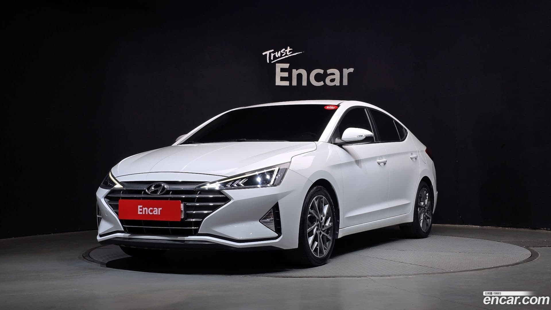 Main__Slider__Photo:AVANTE Hyundai 2019.7-0