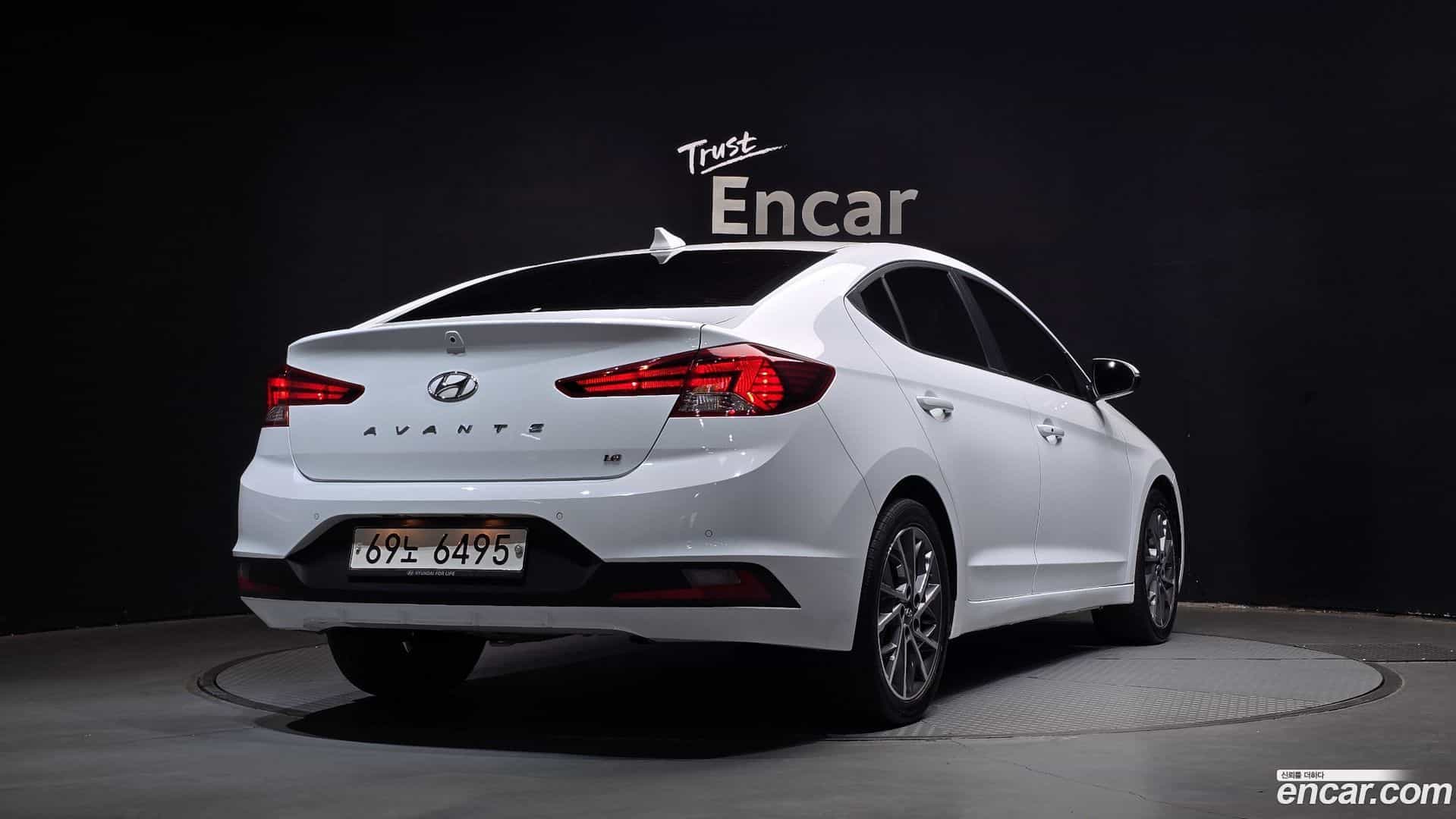 AVANTE Hyundai 2019.7-OUTER-002