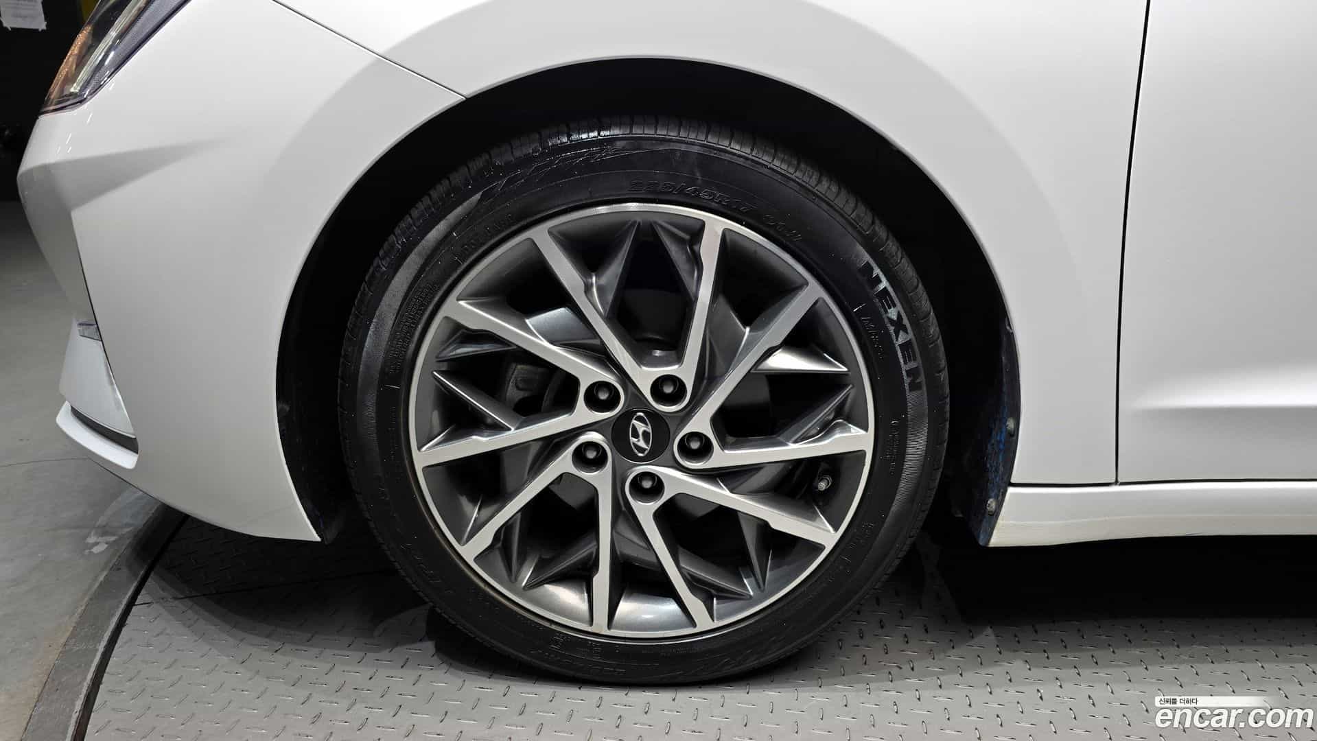 AVANTE Hyundai 2019.7-OUTER-005