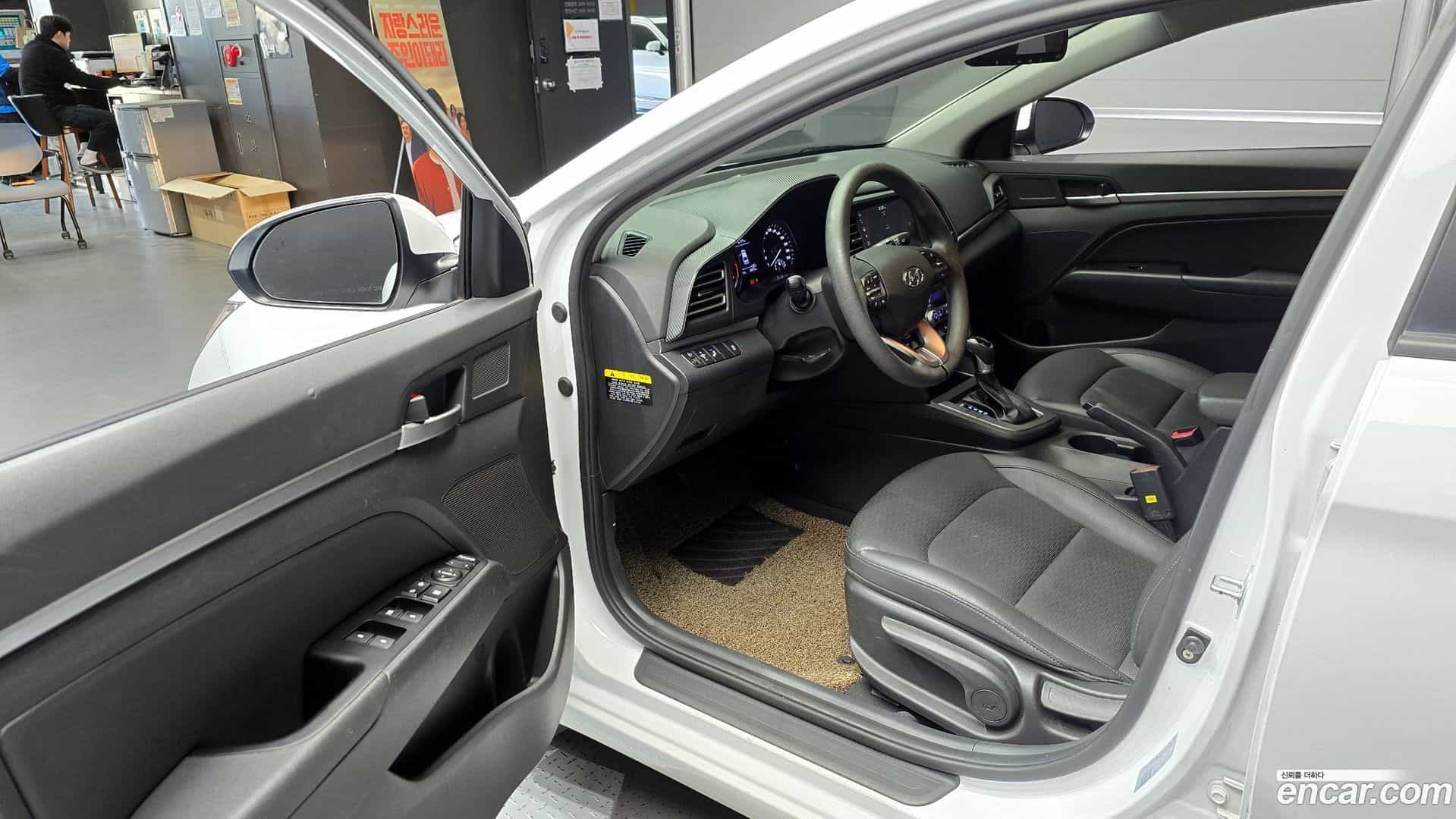 AVANTE Hyundai 2019.7-INNER-010