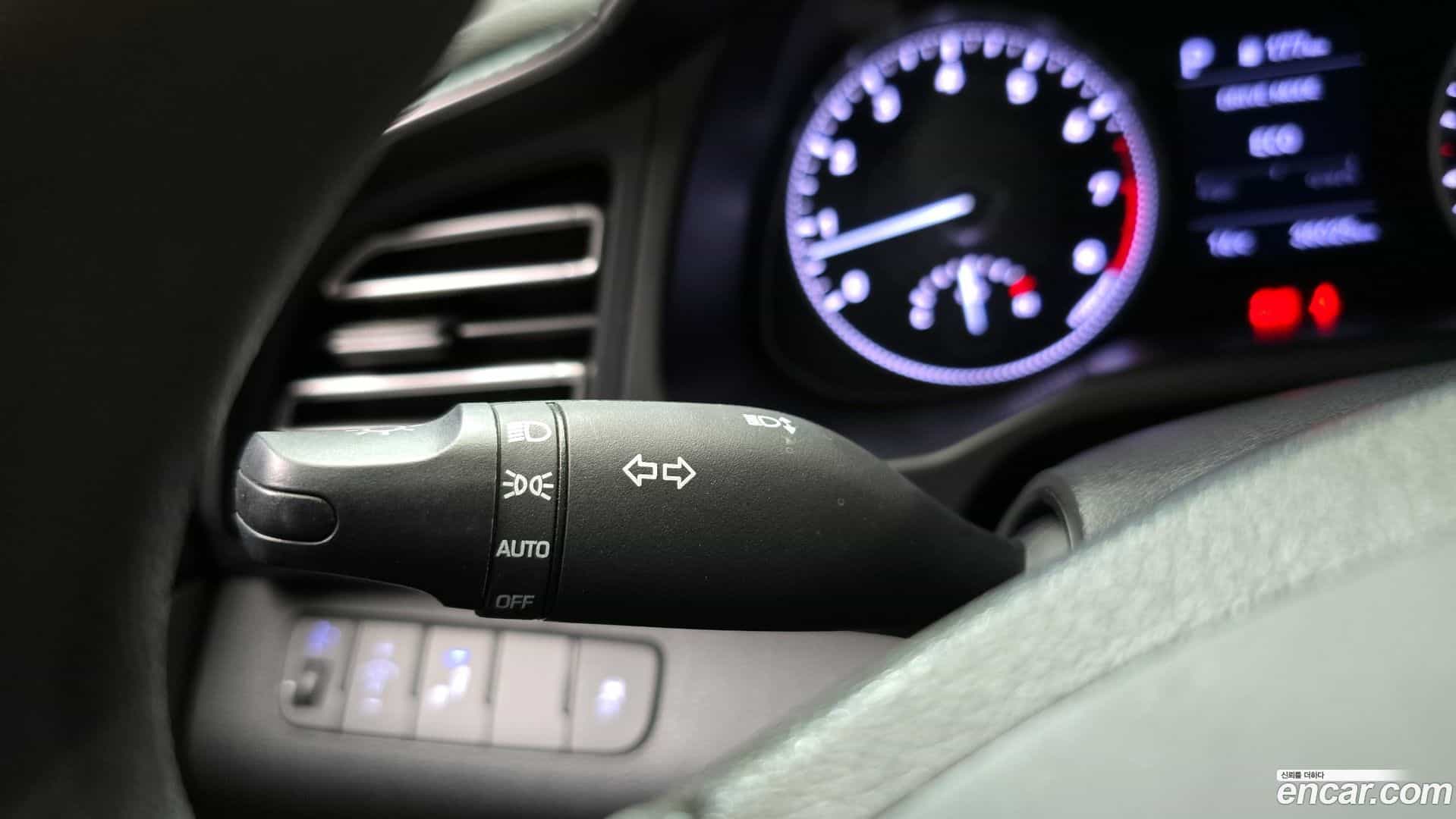 AVANTE Hyundai 2019.7-OPTION-022