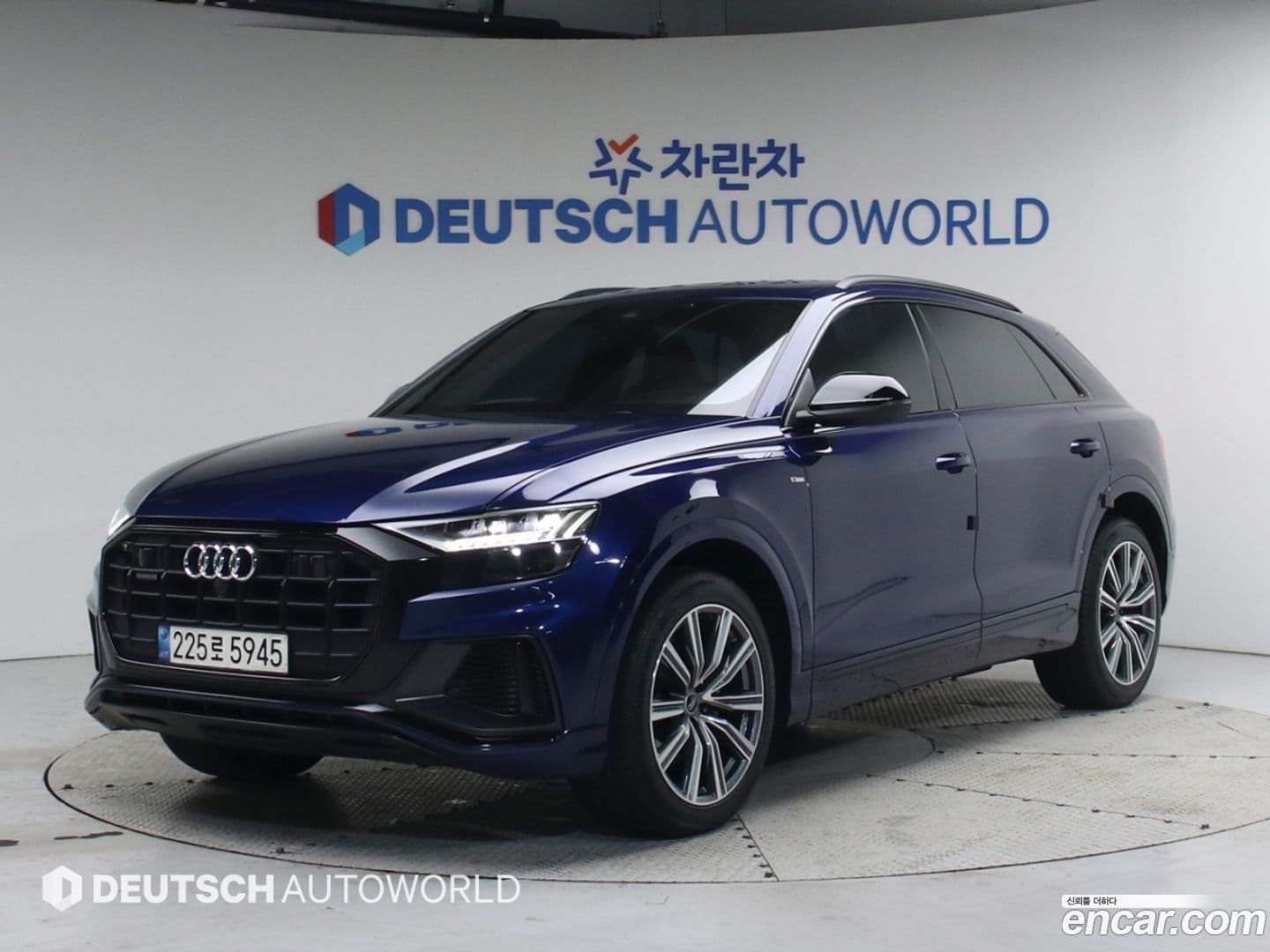 Main__Slider__Photo:Q8 Audi 2021.3-0