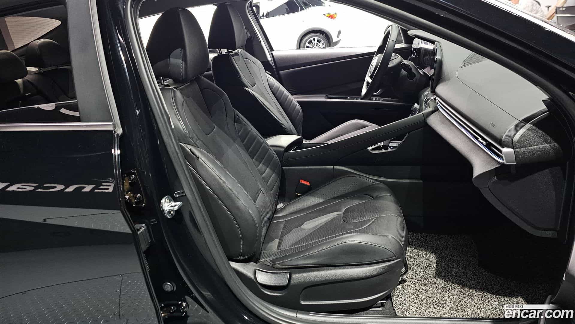 AVANTE Hyundai 2020.4-INNER-010