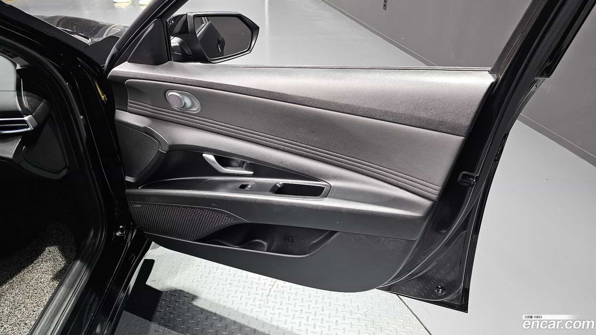AVANTE Hyundai 2020.4-INNER-034