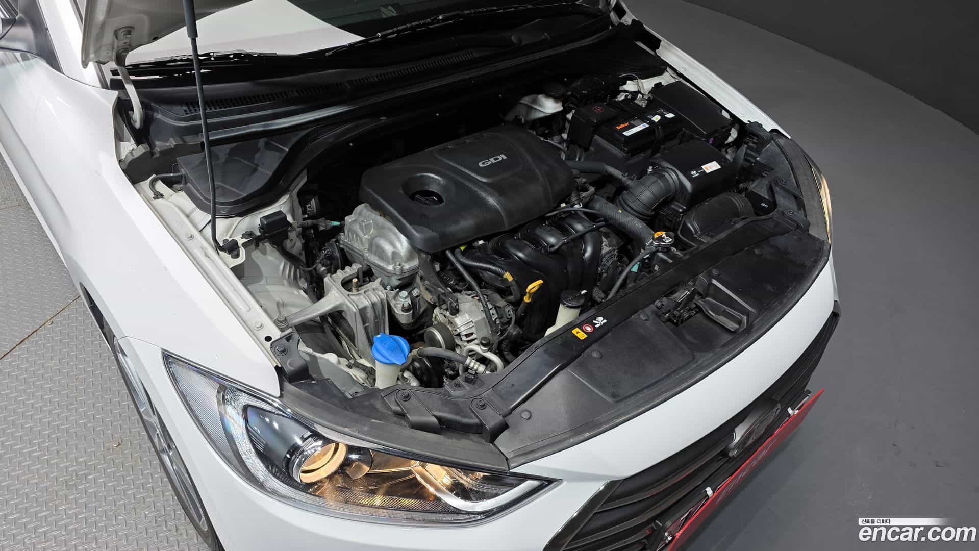 AVANTE Hyundai 2016.1-OUTER-006