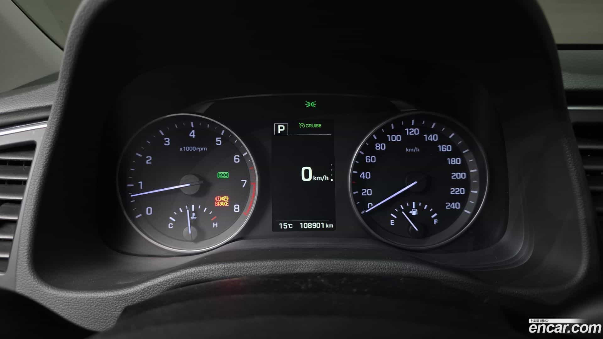 AVANTE Hyundai 2016.1-INNER-008