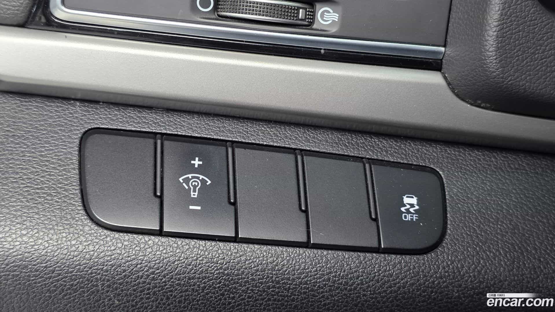 AVANTE Hyundai 2016.1-OPTION-016