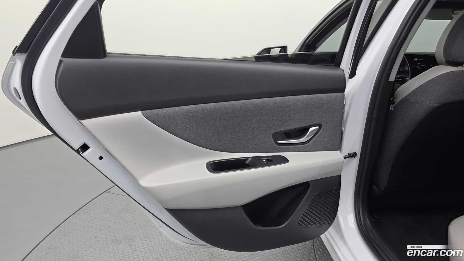 AVANTE Hyundai 2020.4-INNER-035