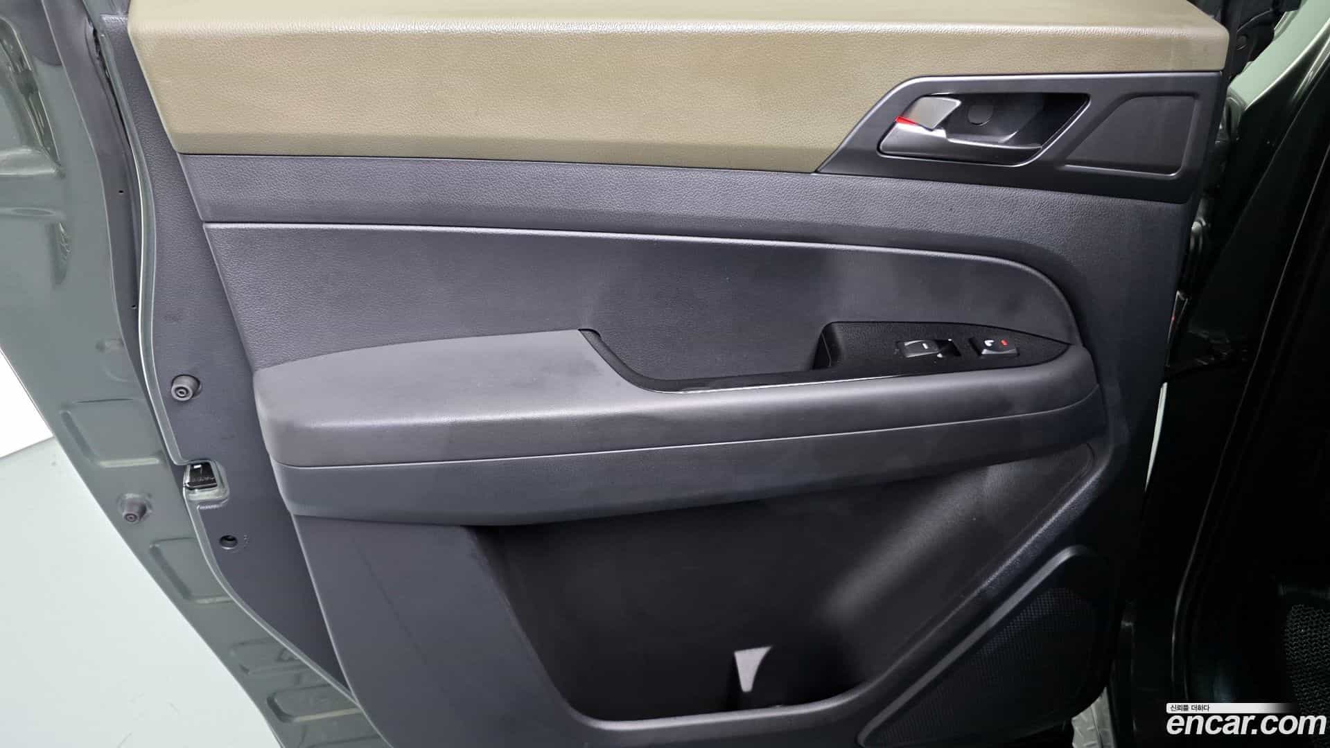 Rexton KG Mobility 2024.2-INNER-035