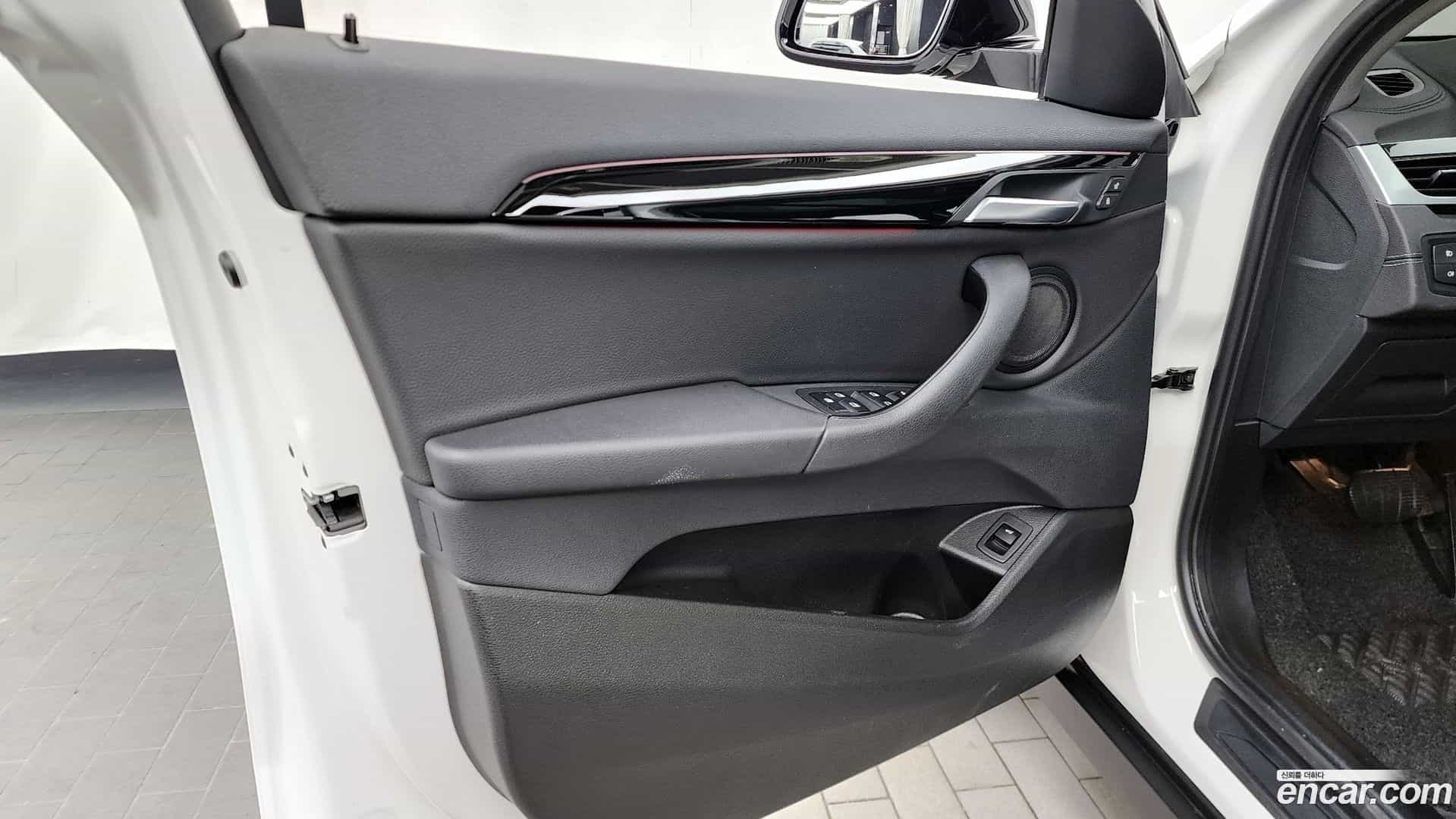 X2 (F39) BMW 2021.3-INNER-034
