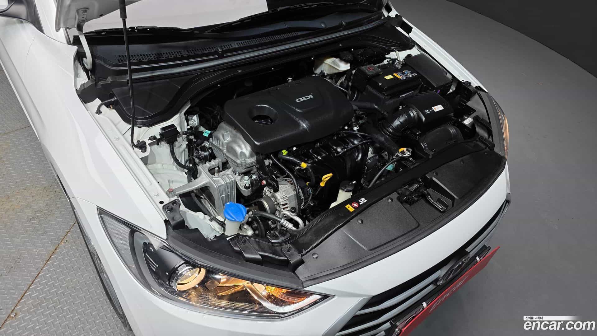AVANTE Hyundai 2017.0-OUTER-006