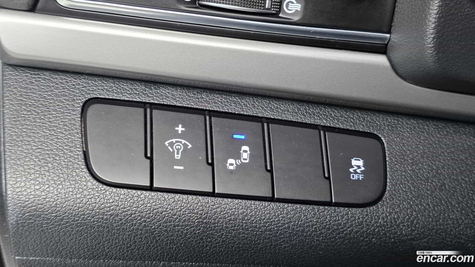 AVANTE Hyundai 2017.0-OPTION-017