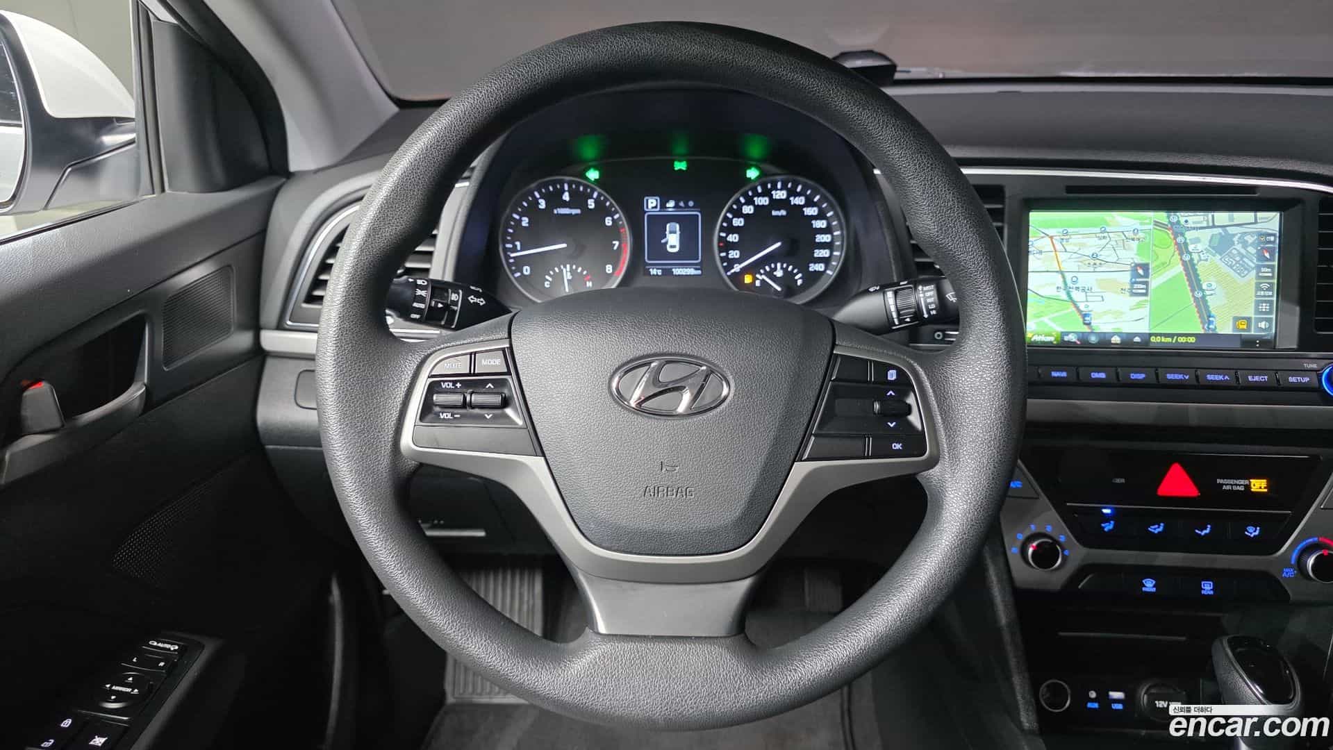 AVANTE Hyundai 2017.0-OPTION-018