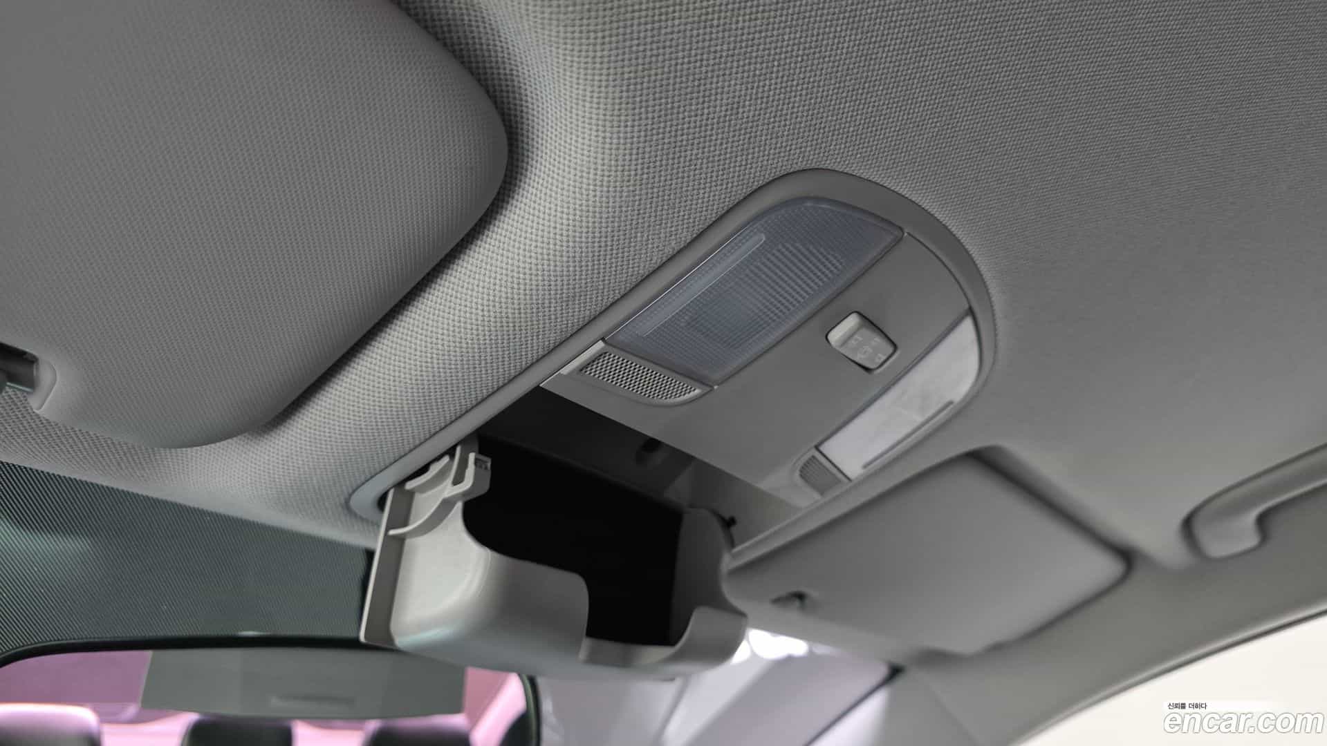 AVANTE Hyundai 2017.0-OPTION-041