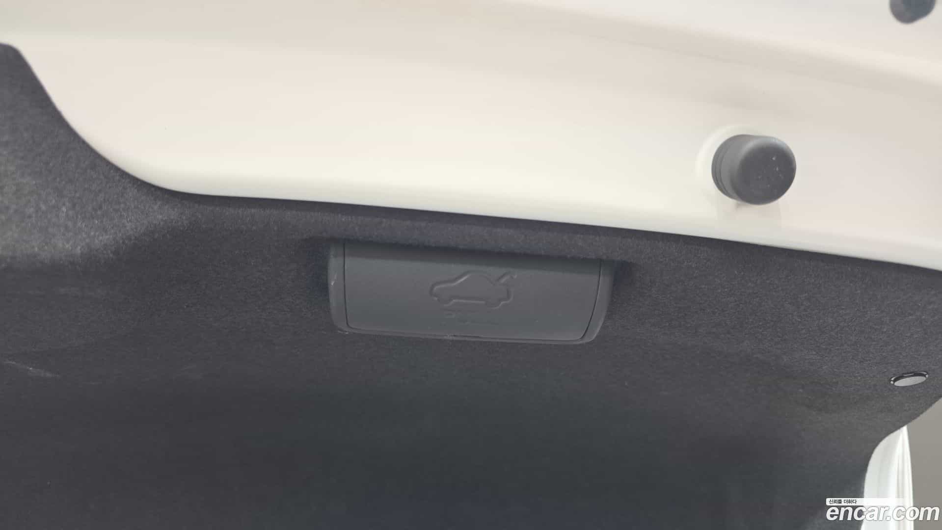AVANTE Hyundai 2017.0-OPTION-042