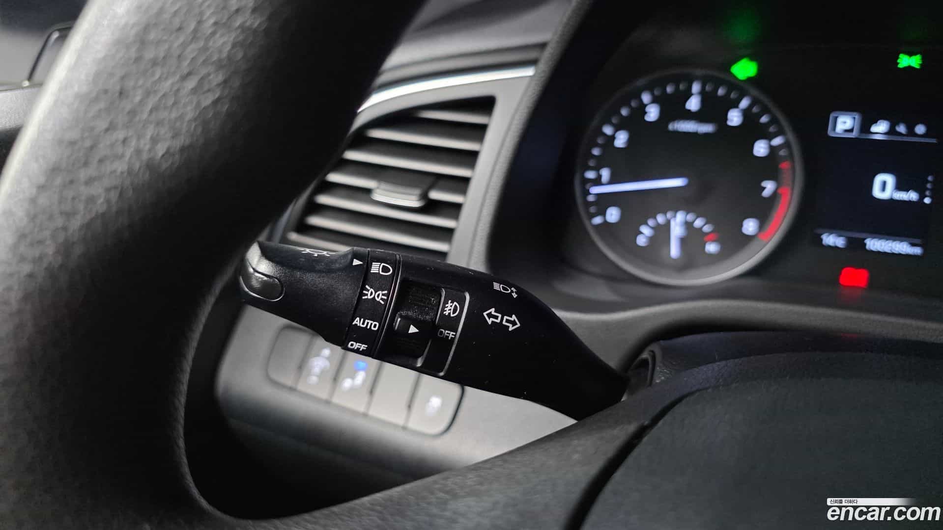 AVANTE Hyundai 2017.0-OPTION-045