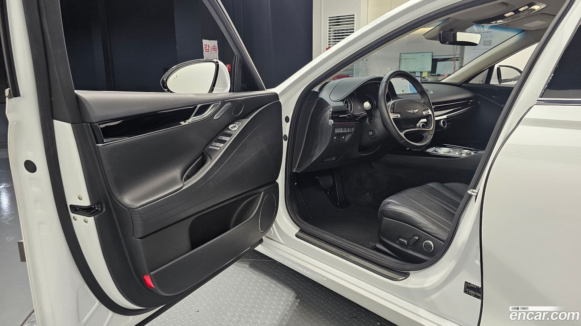 Main__Slider__Photo:G80 Genesis 2020.9-9