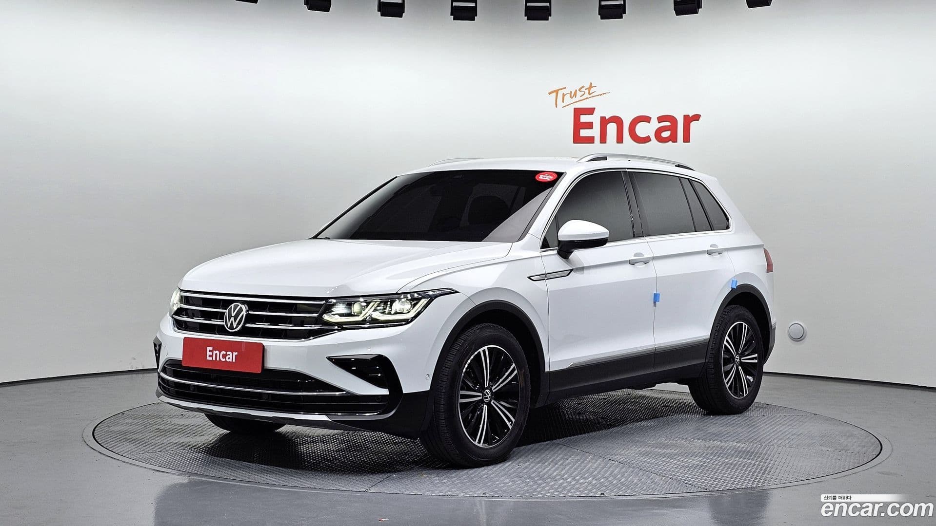 Main__Slider__Photo:Tiguan Volkswagen 2021.11-0