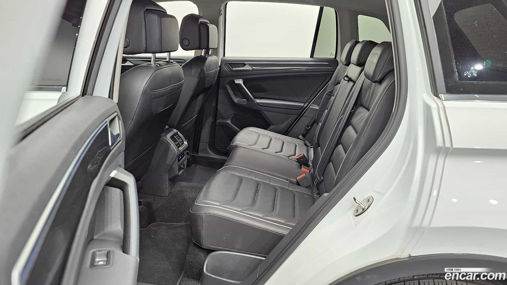 Tiguan Volkswagen 2021.11-OPTION-015