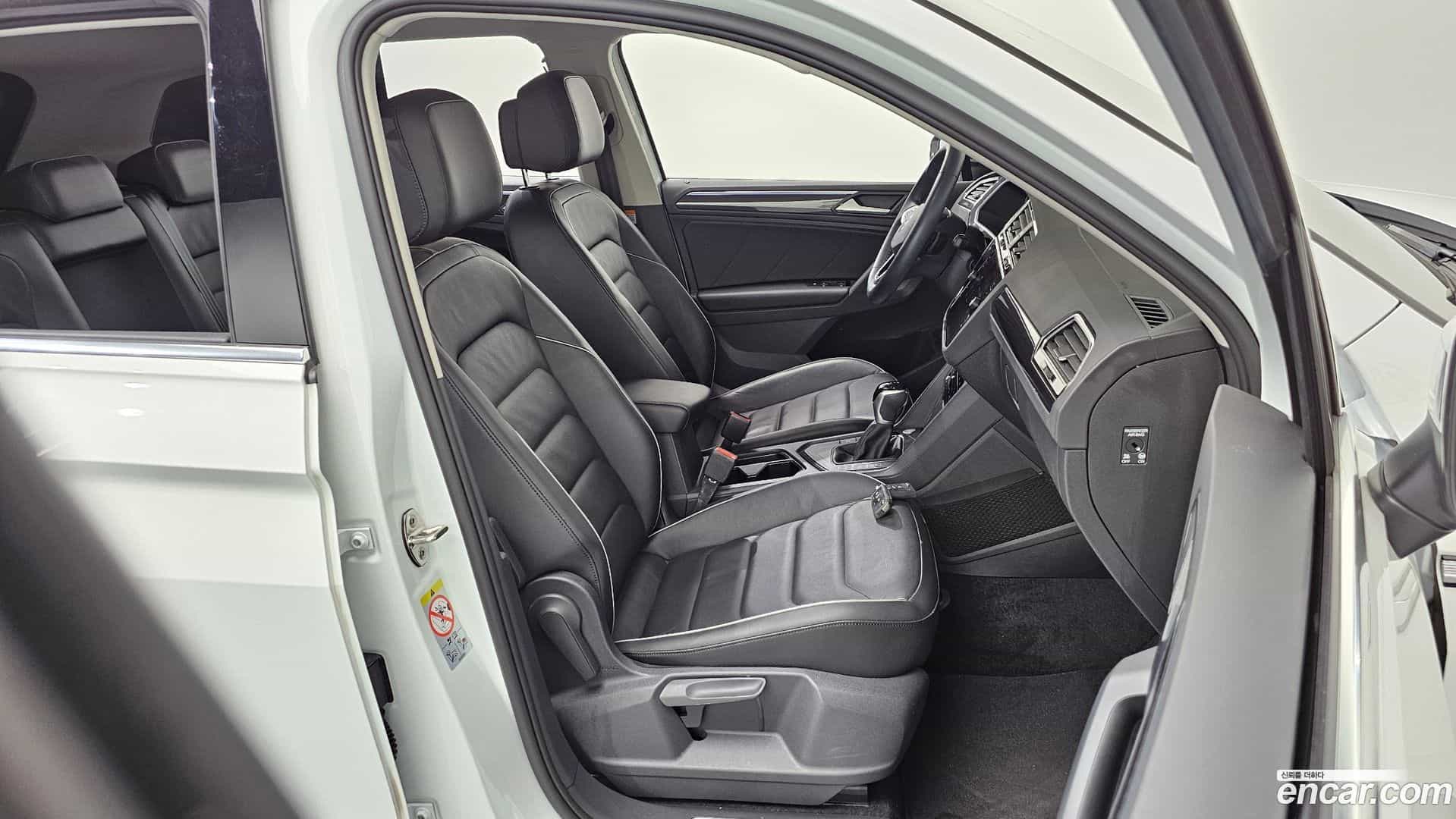 Tiguan Volkswagen 2021.11-INNER-036