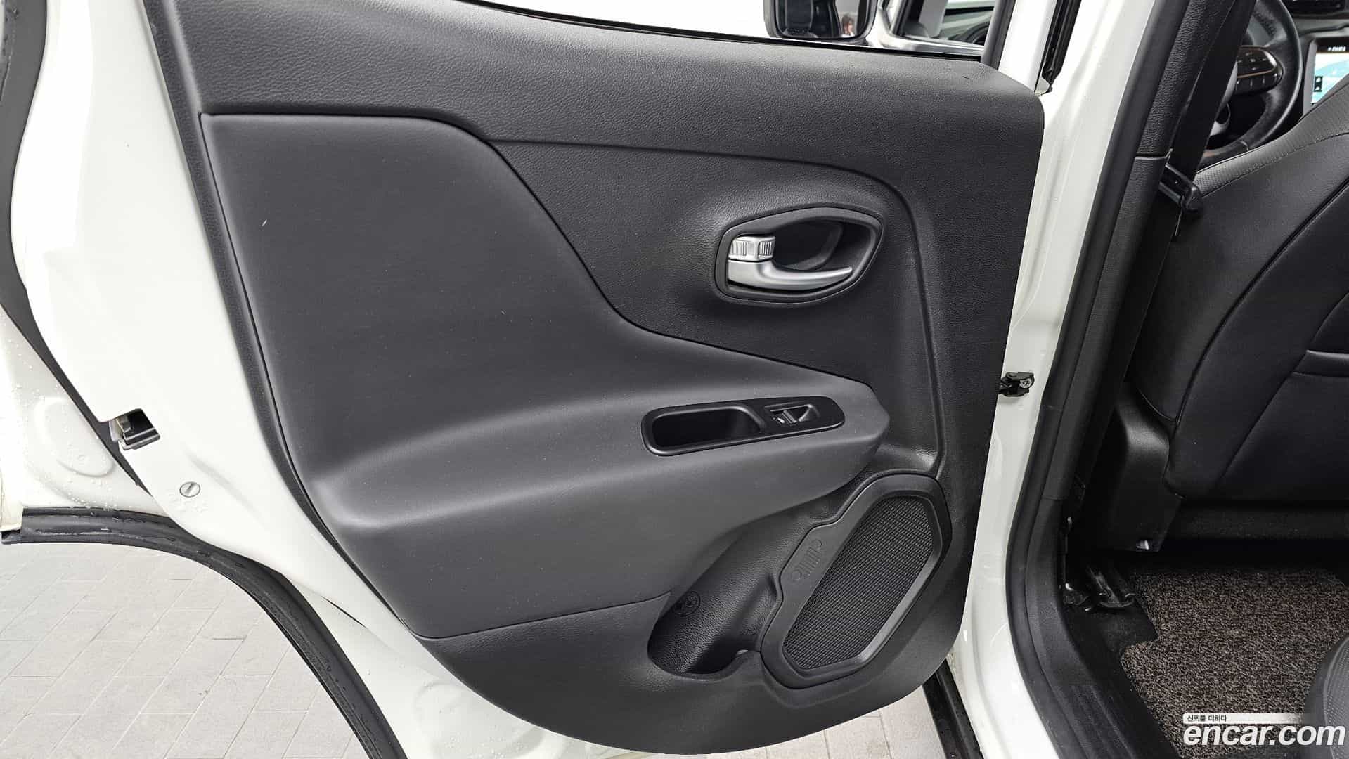 Renegade Jeep 2020.0-INNER-035