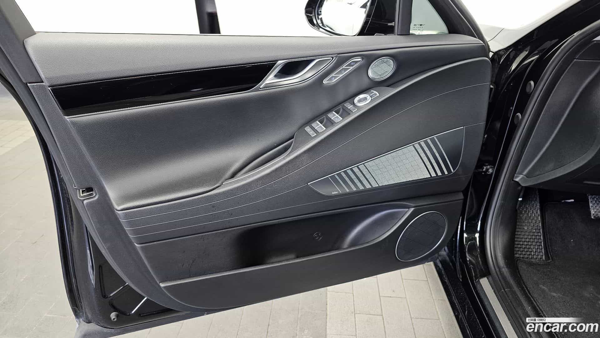 G80 Genesis 2021.2-INNER-034
