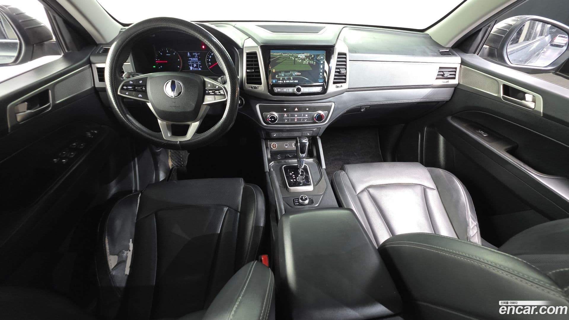 Main__Slider__Photo:Rexton KG Mobility 2018.1-6