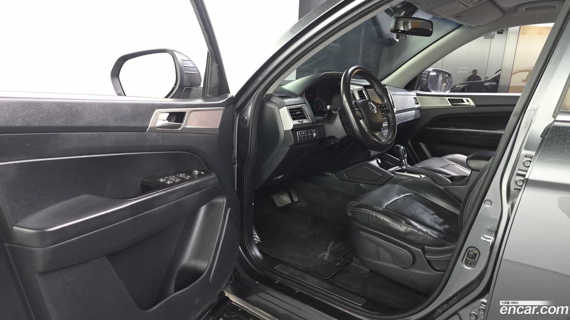 Rexton KG Mobility 2018.1-INNER-010