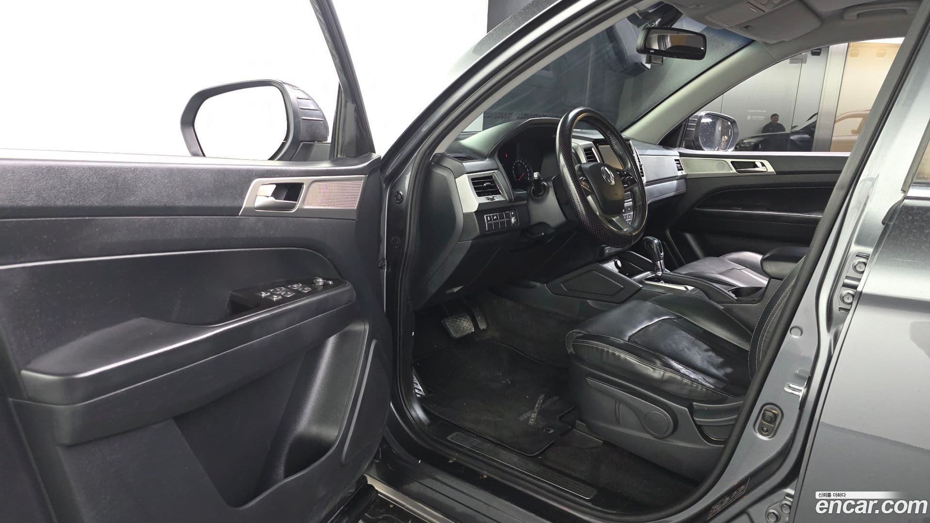 Main__Slider__Photo:Rexton KG Mobility 2018.1-9