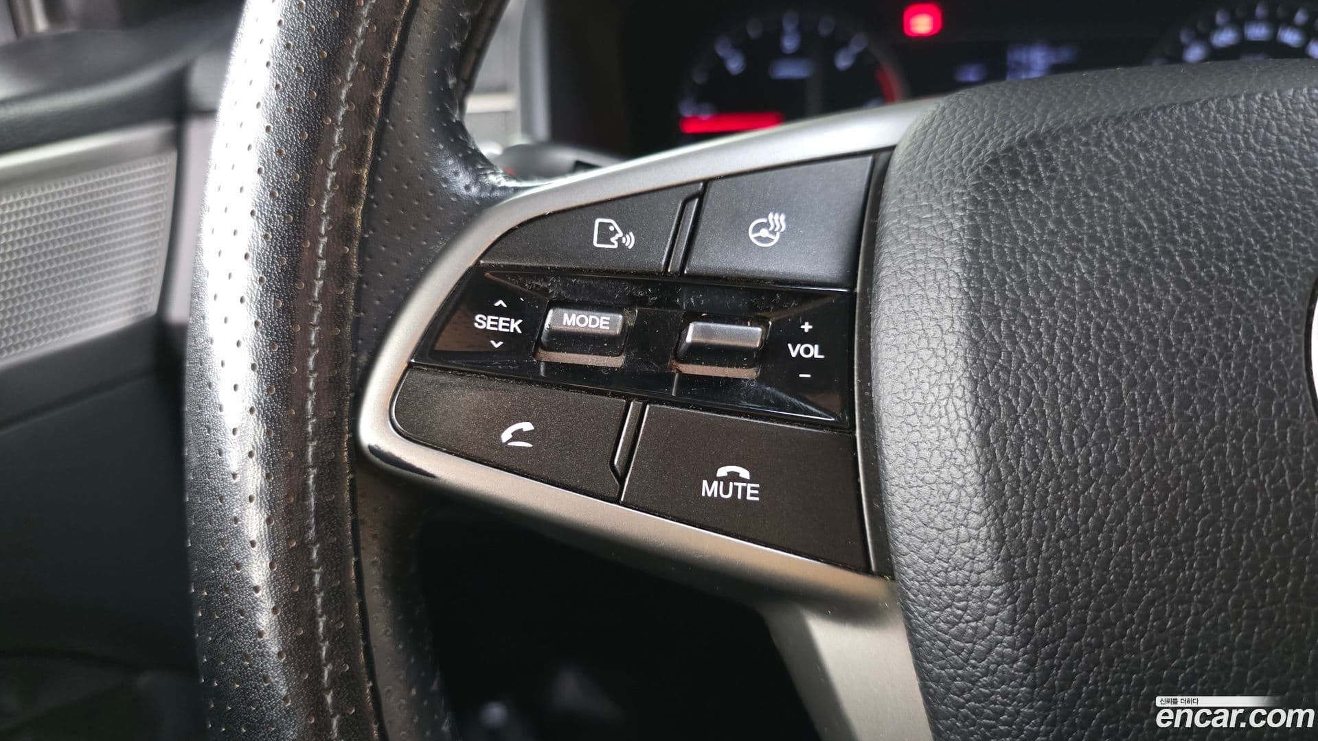 Main__Slider__Photo:Rexton KG Mobility 2018.1-17