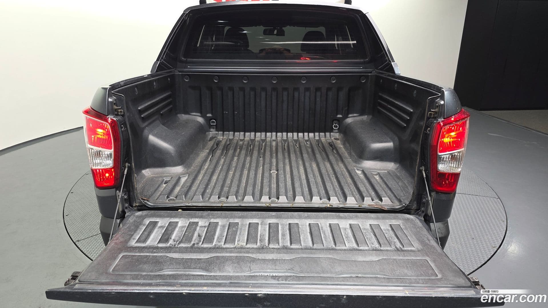 Main__Slider__Photo:Rexton KG Mobility 2018.1-19