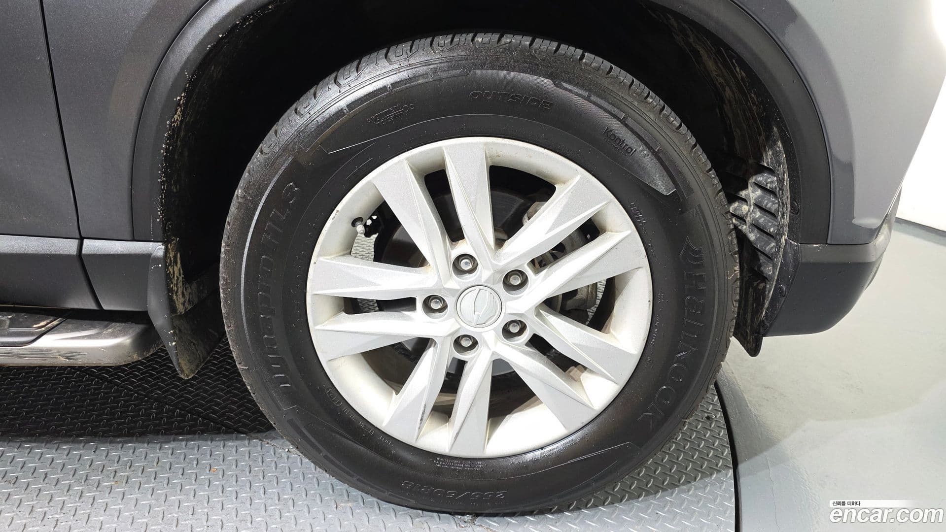 Main__Slider__Photo:Rexton KG Mobility 2018.1-20
