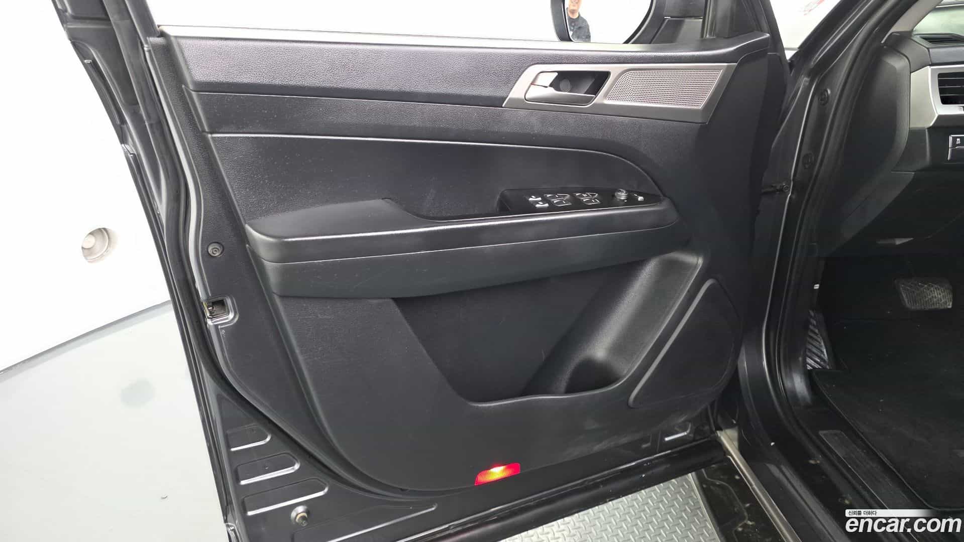 Rexton KG Mobility 2018.1-INNER-034