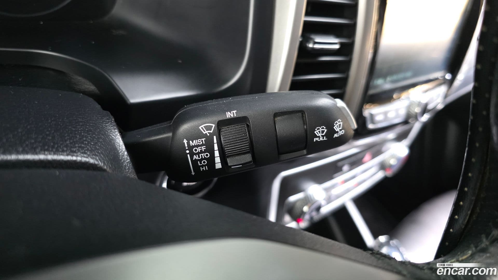 Main__Slider__Photo:Rexton KG Mobility 2018.1-28