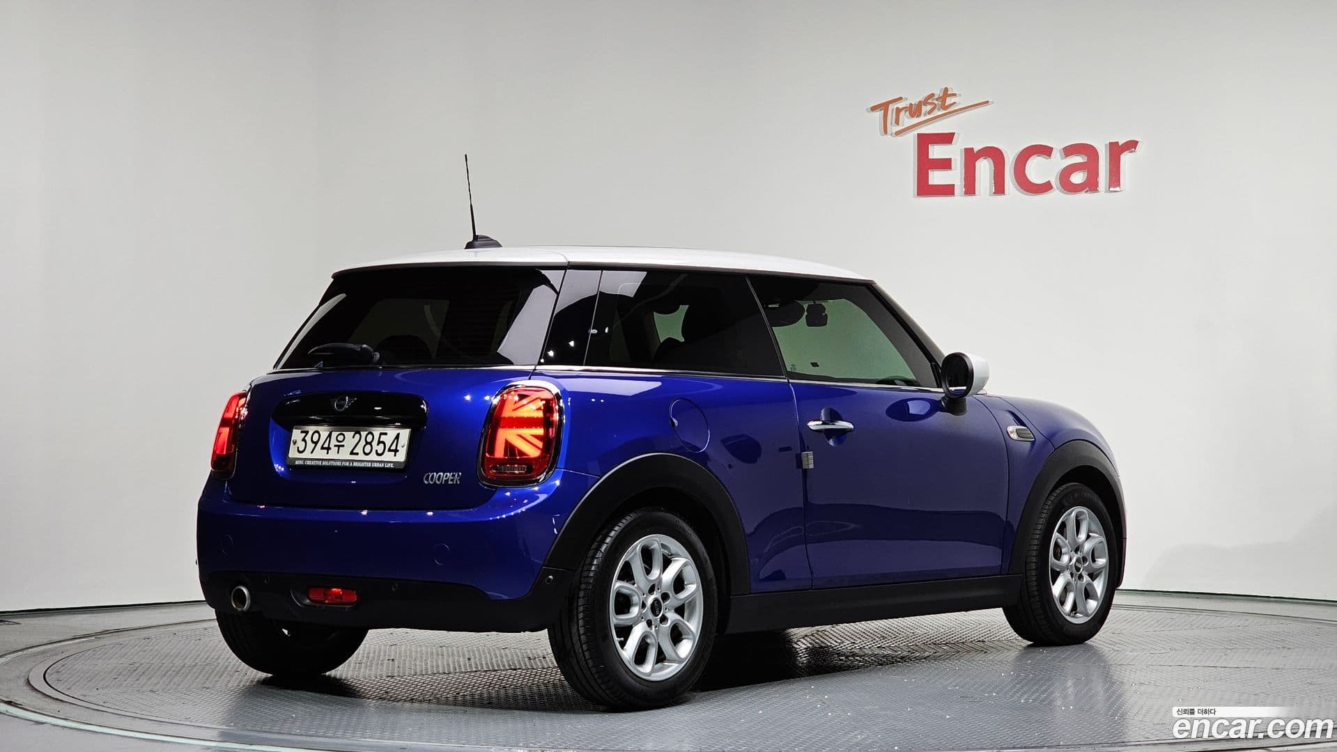 Main__Slider__Photo:Cooper Mini 2020.8-1
