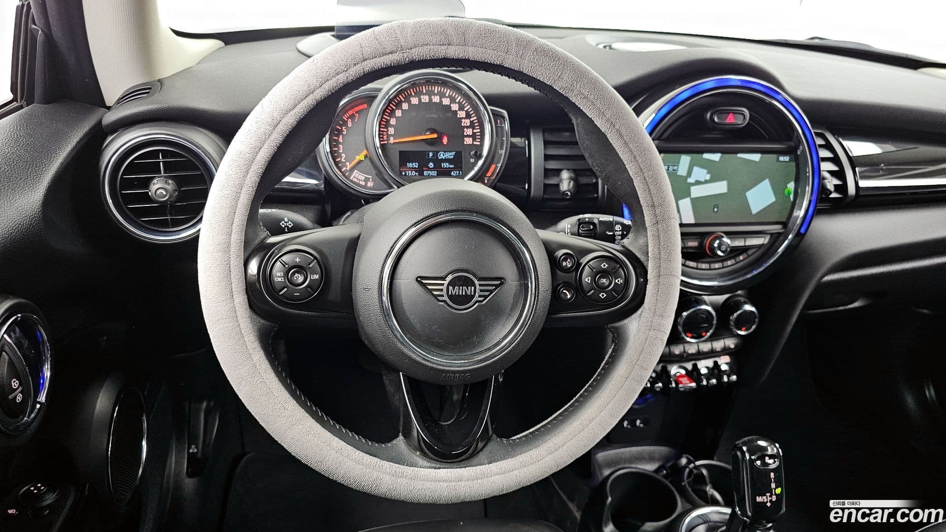 Main__Slider__Photo:Cooper Mini 2020.8-12