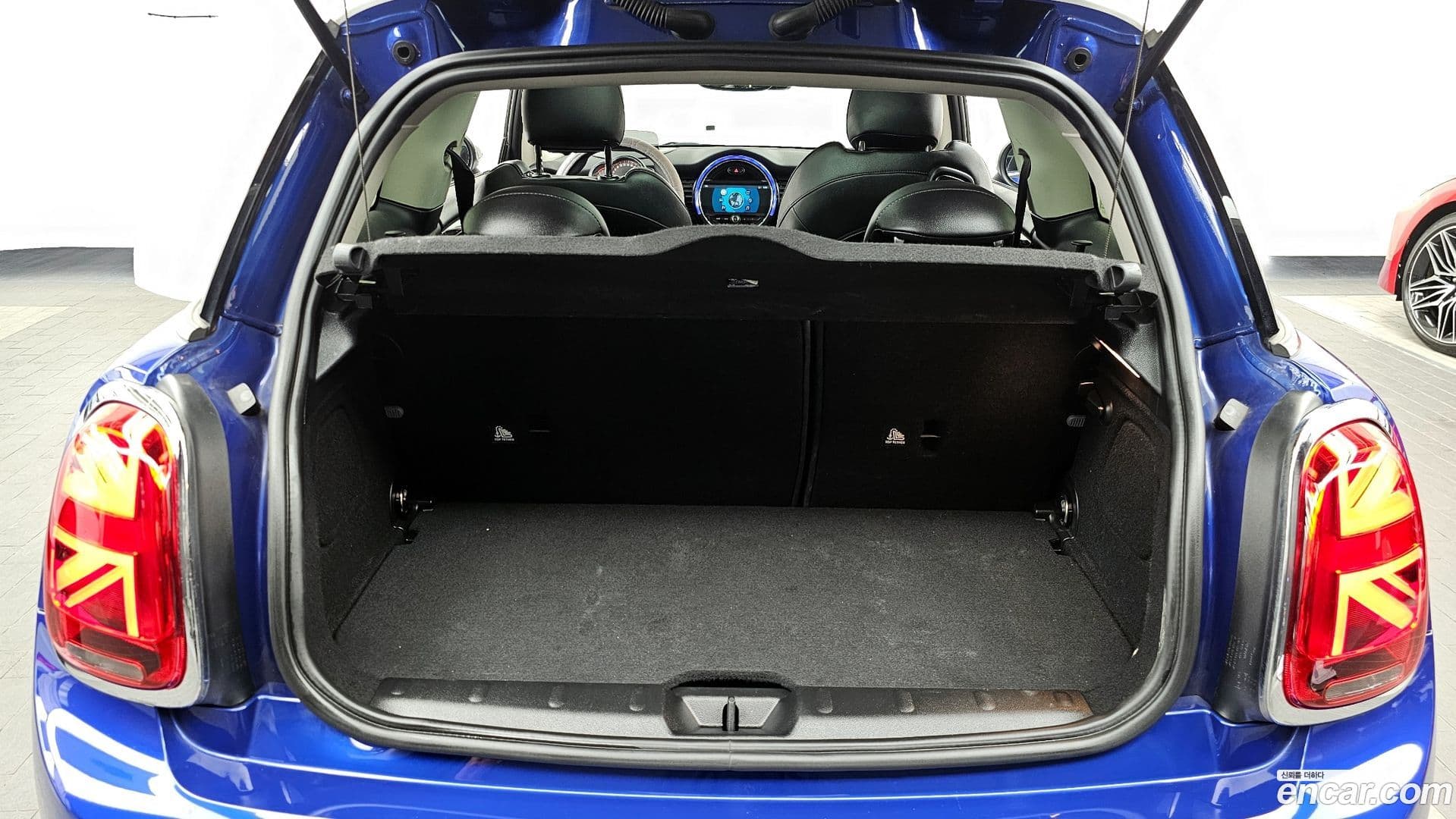 Main__Slider__Photo:Cooper Mini 2020.8-19