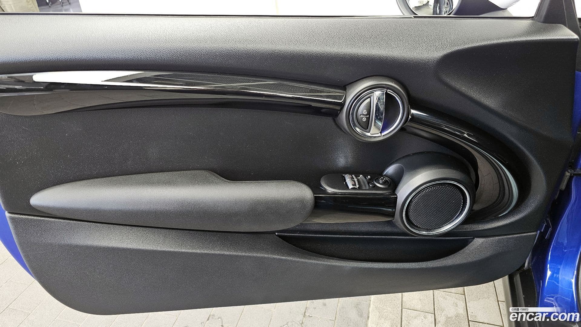 Main__Slider__Photo:Cooper Mini 2020.8-23