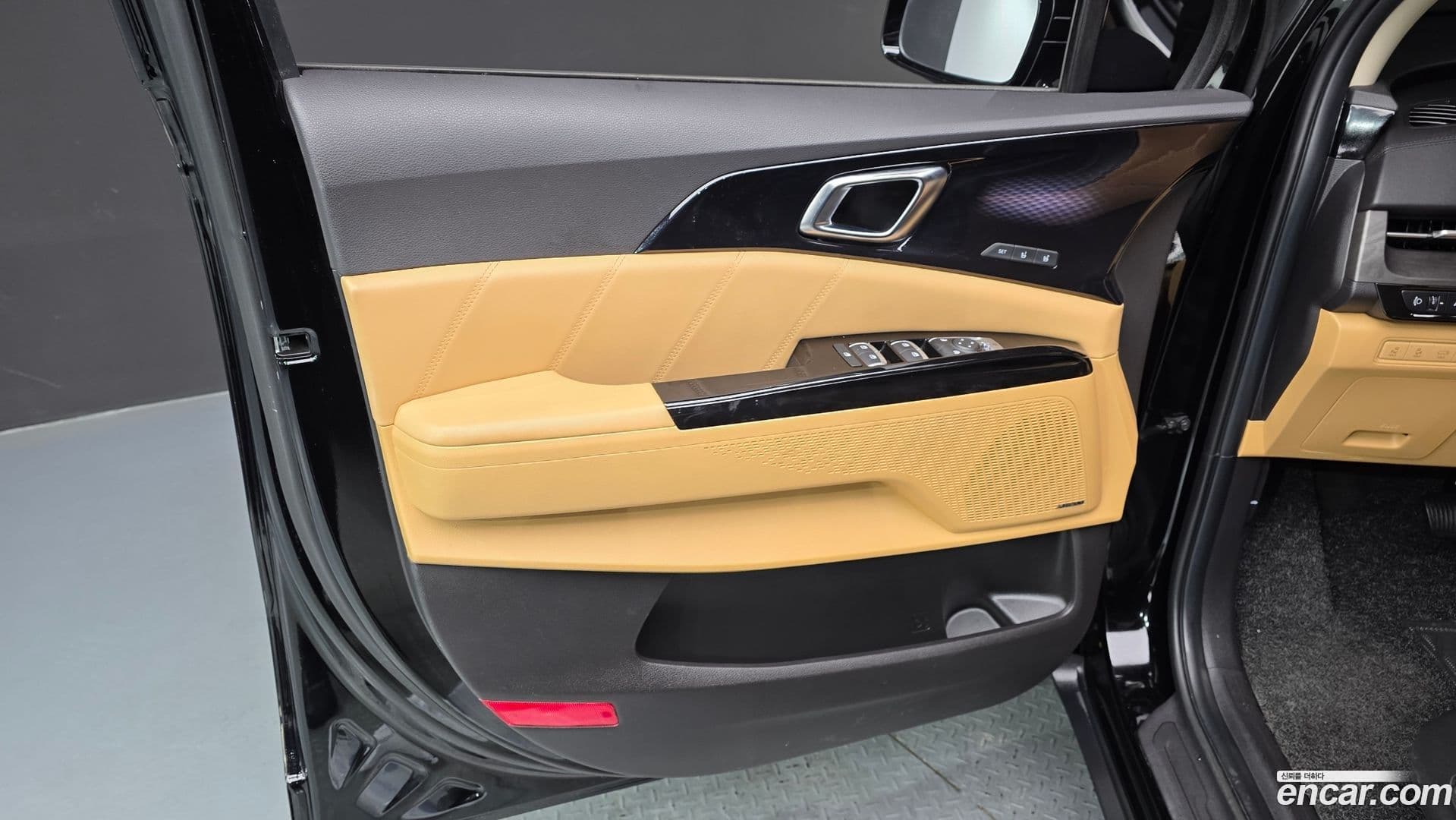 Main__Slider__Photo:Canival Kia 2022.10-24